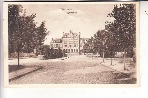 6630 SAARLOUIS, Gymnasium