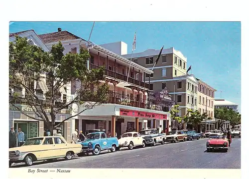 BAHAMAS - NASSAU, Bay Street, Volkswagen Beetle, FIAT SPIDER, US Cars