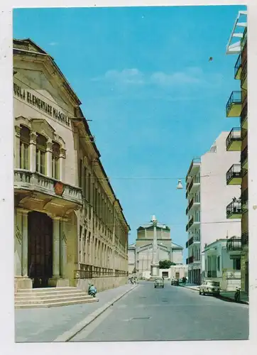 I 70032 BITONTO, Via della Republica, Oldtimer