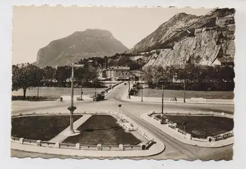 F 38000 GRENOBLE, Place de la Bastille et le Neron, Oldtimer