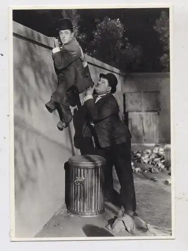 FILM STARS - OLIVER HARDY / STAN LAUREL