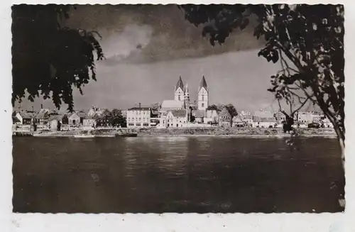 4242 REES, Blick über den Rhein bei Gewitter