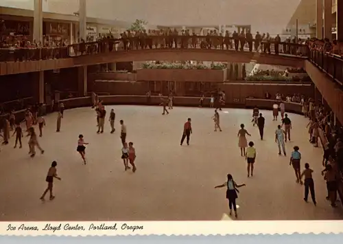 USA - OREGON - PORTLAND, Ice Arena, skating