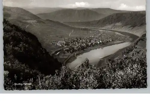 5590 COCHEM - BRUTTIG, Blick auf den Ort über die Mosel, 50er Jahre