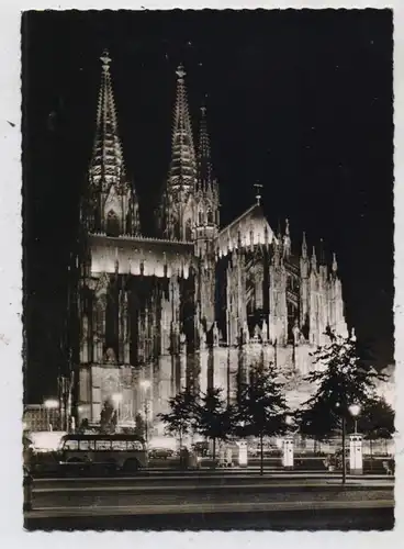 5000 KÖLNER DOM bei Nacht / Dombeleuchtung, Omnibusbahnhof