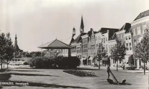 ZEELAND - ZIERIKZEE, Havenpark, Oldtimer