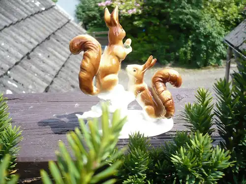 Porzellanfigur - 2 Eichhörnchen (498) Preis reduziert