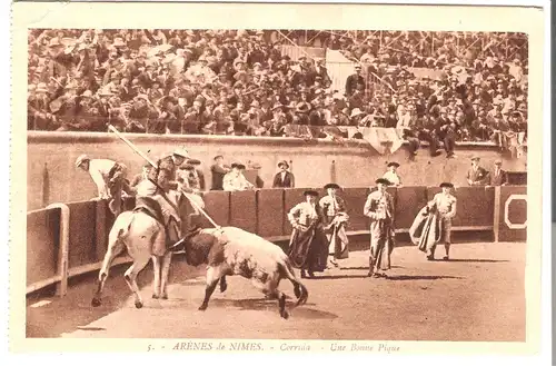 Arènes de Nimes - Corrida - Une bonne Pique v.1926 (AK4848)