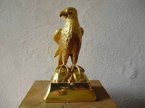 Skulptur Falke mit Gußmodell