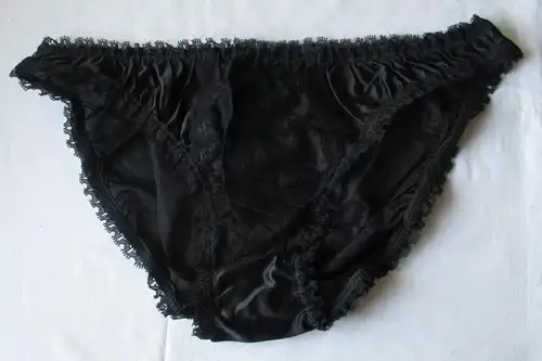 DDR Dessous Slip schwarz Spitze Dederon ungetragen Gr. 44 Marke Stretta (157016)