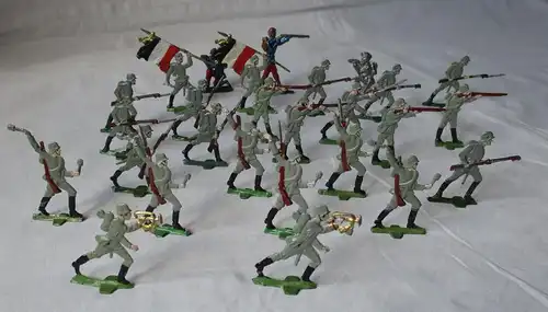 Sammlung 27 Zinnsoldaten Zinnfiguren Reichswehr Kaiserreich Fahnenträger /117661