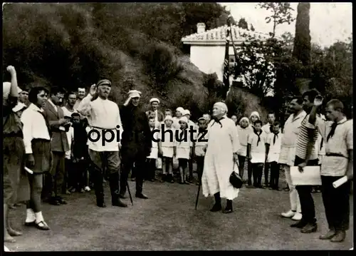 ÄLTERE POSTKARTE CLARA ZETKIN IM PIONIERLAGER ARTEK BEI DER ERNENNUNG ZUM EHRENPIONIER MITTE DER ZWANZIGER JAHRE 60er