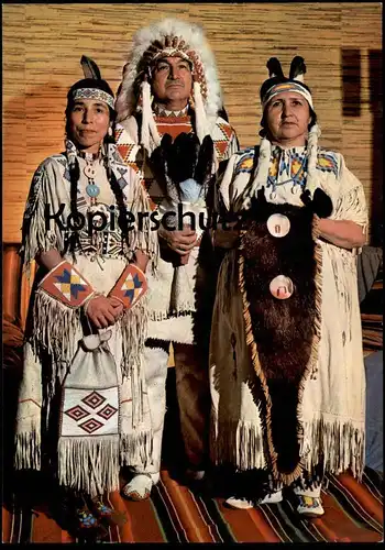 ÄLTERE POSTKARTE CREE INDIANER HÄUPTLING BÄREN-KIND & SQUAWS MUTTER UND TOCHTER Indian Indians Indien Feather headdress