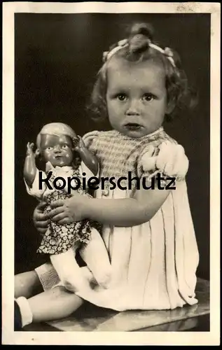 ALTE FOTO POSTKARTE MÄDCHEN MIT DUNKLER PUPPE 1947 photo girl fille doll cpa AK Ansichtskarte postcard