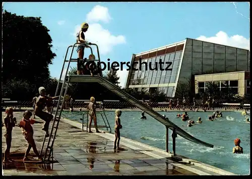 ÄLTERE POSTKARTE SALZGITTER-LEBENSTEDT FREIBAD & HALLENBAD Piscine Enfants Bademode Mode balnéaire Vogue Fashion cpa