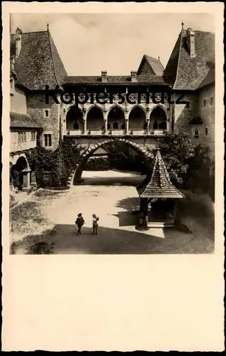 ALTE POSTKARTE BURG KREUZENSTEIN 2. BURGHOF GEGEN DEN KASCHAUERGANG 1932 LEOBENDORF chateau castle Kinder enfants cpa AK