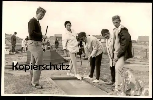 ALTE FOTO POSTKARTE NORDSEEBAD BORKUM MINIGOLF 1958 crazy miniature golf Familie family Ansichtskarte postcard cpa AK