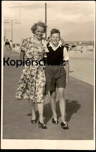 ALTE FOTO POSTKARTE GRÖMITZ JULI 1954 MUTTER & SOHN KIND Manfred Fritsch Komm - Komm mother Kleid Kette child cpa photo