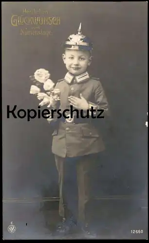 ALTE POSTKARTE KIND IN UNIFORM MIT PICKELHAUBE spiked helmet child enfant casque à pointe Soldat cpa AK