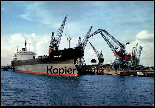 ÄLTERE POSTKARTE KIEL TANKER UND KRÄNE IM HAFEN Frachtschiff Schiff Motorschiff ship bateau crane grue port postcard cpa