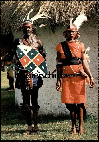 ÄLTERE POSTKARTE KIKUYU COUPLE IN DANCING COSTUM KENIA Krieger Agikuyu Kenya Tradition Schmuck Feder Africa postcard cpa