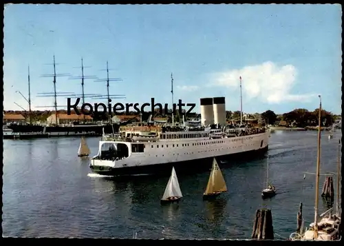 ÄLTERE POSTKARTE LÜBECK-TRAVEMÜNDE SCHWEDISCHES FÄHRSCHIFF LÄUFT IN DEN HAFEN Schiff ship harbour port steamship cpa AK