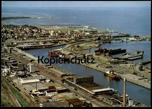 ÄLTERE POSTKARTE CUXHAVEN BLICK ÜBER DIE HÄFEN HAFEN ANLAGEN LUFTAUFNAHME FLIEGERAUFNAHME Zug Schienen Schiff ship cpa