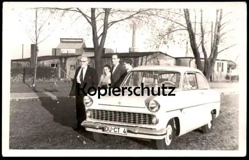 ALTE ORIGINAL FOTO POSTKARTE FORD TAUNUS DUISBURG FAMILIE MANN FRAU Auto car Ansichtskarte AK cpa postcard