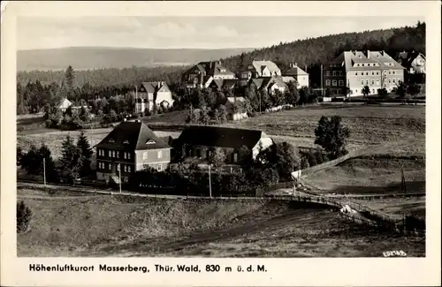 Ak Masserberg im Thüringer Schiefergebirge, Teilansicht vom Ort mit Umgebung