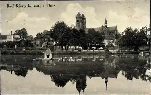 Ak Bad Klosterlausnitz in Thüringen, Teichpartie, Entenhaus, Wasserspiegelung, Kirche