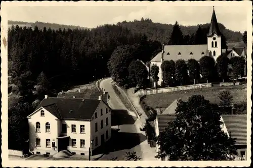 Ak Oberrahmede Lüdenscheid im Märkischen Kreis, Teilansicht mit Kirche und Gasthof Hüttebraucker