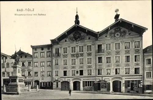 Ak Bad Tölz im Isartal Oberbayern, Winzerdenkmal mit Rathaus