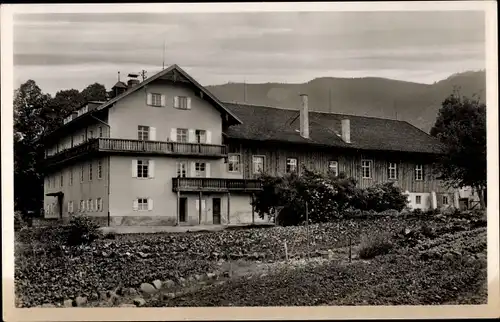 Ak Grafenaschau Schwaigen Oberbayern, Erholungsheim Lindenhof, innere Mission, Gesamtansicht, Acker