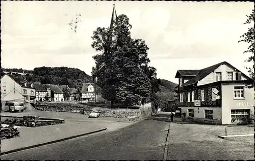 Ak Rosbach Windeck im Rhein Sieg Kreis, Dorfpartie mit Hotel