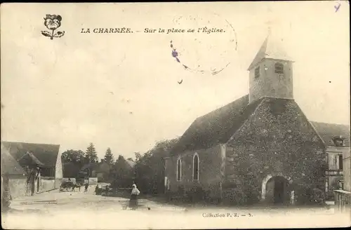 Ak La Charmee Lailly Yonne, Sur la Place de l´Église