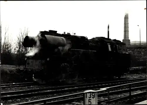 Ak Leipzig in Sachsen, Hauptbahnhof, 65 1023 Bw, Lokomotive