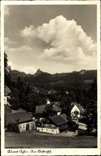 Ak Oybin Zittauer Gebirge, Am Klosterhof, Blick zum Scharfenstein