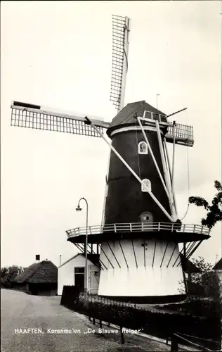 Ak Haaften Gelderland, Korenmolen De Blauwe Holger