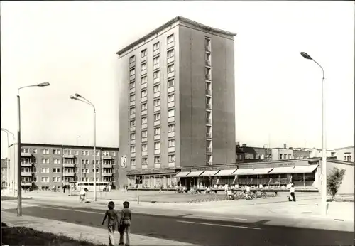 Ak Dessau in Sachsen Anhalt, HO Kaufhalle und Milch und Mokkabar