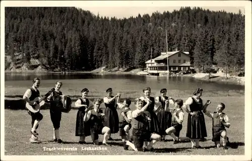 Ak Lechaschau Tirol, Trachtenverein, Menschen in Tiroler Trachten