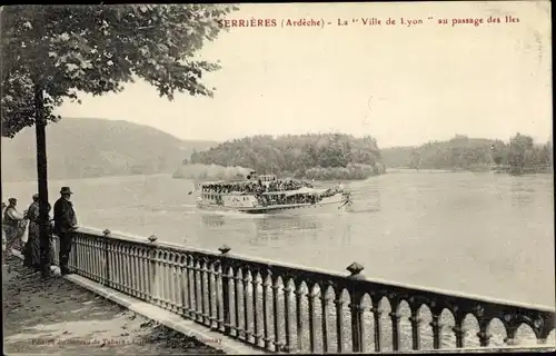 Ak Serrieres Ardèche, La Ville de Lyon au passage des Iles