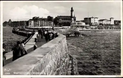 Ak Ostseebad Warnemünde Rostock, Westmole, Leuchtturm