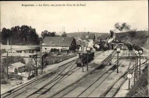 Ak Argenton sur Creuse Indre, La Gare, Blick vom Pont de St. Paul