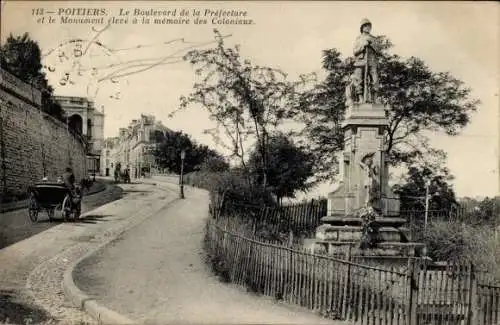 Ak Poitiers Vienne, Le Boulevard de la Prefecture, Kolonialdenkmal