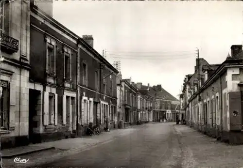 Ak Bécon les Granits Maine et Loire, Rue Principale