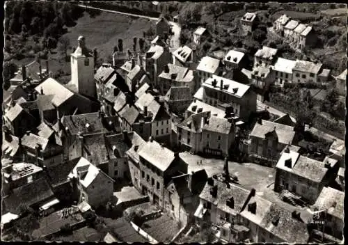 Ak Saint-Chély-d’Aubrac Aveyron, Luftbild, Place de l'Eglise