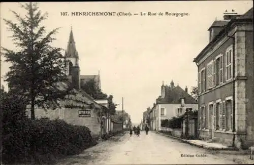 Ak Henrichemont Cher, La Rue Bourgogne