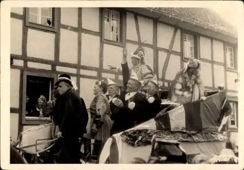 Foto Ak Oberdollendorf Königswinter am Rhein, Karneval, Gruppenfoto