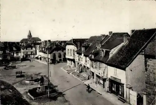 Ak Lubersac Corrèze, Place de l'Hotel de Ville