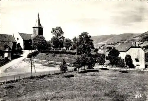 Ak Le Claux Cantal, Kirche